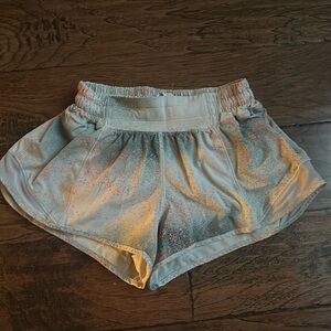 LULULEMON HOTTIE HOT SHORTS!